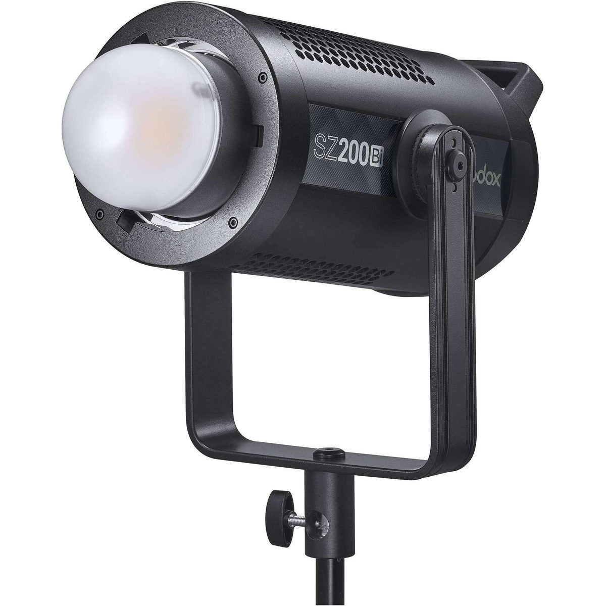 Godox SZ200Bi — Фокусируемый биколорный источник, сменные насадки, управление через смартфон. Не совместим со спотом.